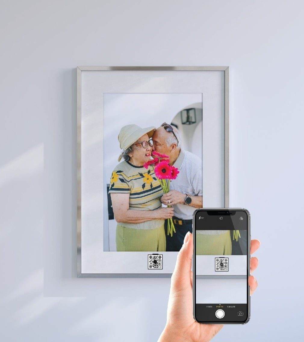 Acrylic Forever Photo with Personalized QR Code - Pictical™